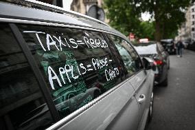 Taxi protest in Paris - FA