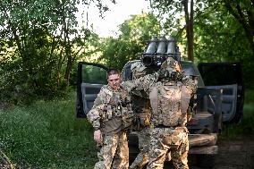 Artillery crew of Rifle Battalion special unit on a combat mission