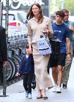 Pregnant Karlie Kloss And Her Son Out - NYC
