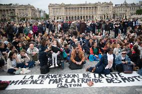 Catholics Protest Euthanasia Bill in Paris