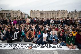 Catholics Protest Euthanasia Bill in Paris