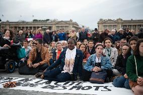 Catholics Protest Euthanasia Bill in Paris