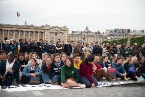 Catholics Protest Euthanasia Bill in Paris