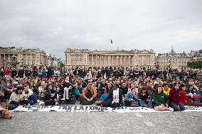 Catholics Protest Euthanasia Bill in Paris