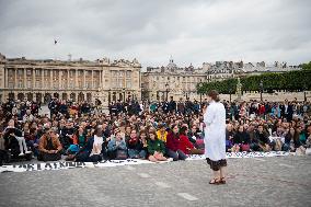 Catholics Protest Euthanasia Bill in Paris
