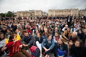 Catholics Protest Euthanasia Bill in Paris