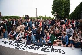 Catholics Protest Euthanasia Bill in Paris