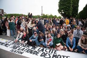 Catholics Protest Euthanasia Bill in Paris