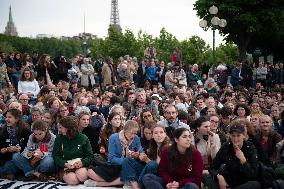 Catholics Protest Euthanasia Bill in Paris