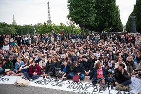 Catholics Protest Euthanasia Bill in Paris