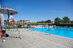 Illustration - 2025 Madrid Summer Pools Season
