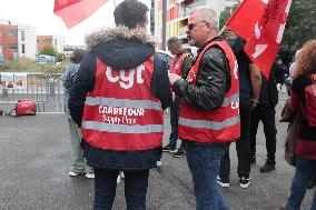 Demonstration during Carrefour Group Annual General Meeting - Massy
