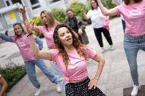 Denitsa Ikonomova dances with the Intimina brand - Paris AJ