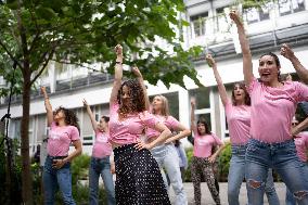 Denitsa Ikonomova dances with the Intimina brand - Paris AJ