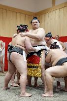 Sumo: Yokozuna Onosato wears new rope belt