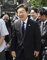 Early voting begins for S. Korea presidential race