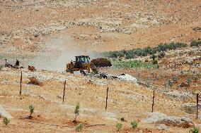 Demolishing Home and Barn in Hebron - West Bank