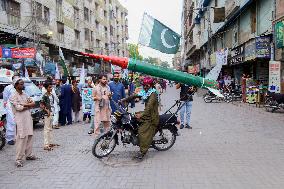 Hyderabad Rally Supports Pakistan Military