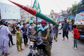 Hyderabad Rally Supports Pakistan Military