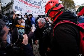 Retirees Protest Clashes With Police Outside National Congress - Buenos Aires