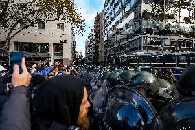 Retirees Protest Clashes With Police Outside National Congress - Buenos Aires