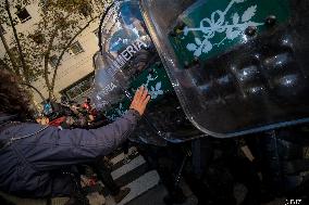 Retirees Protest Clashes With Police Outside National Congress - Buenos Aires