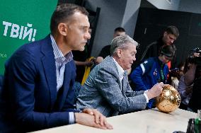 Autograph session of Andrii Shevchenko, Oleh Blokhin and Ihor Belanov in Lviv
