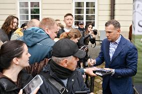 Three Ballons dOr won by Ukrainian footballers delivered to Lviv