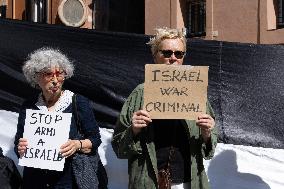 Roman Garrison at Montecitorio A Presence in Palestine - Rome
