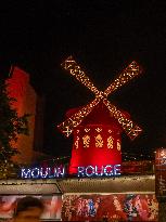 New Sails of the Moulin Rouge Unveiled - Paris
