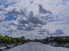 Illustration - Cloudy Weather in Paris