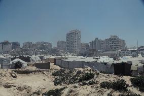 Gaza Displacement Crisis Worsens