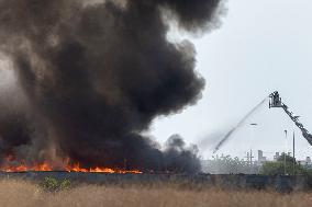 Scrapyard Fire Forces Evacuation in Almassora - Spain