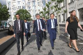French Ambassador Gael Veyssiere visits language center in Dnipro