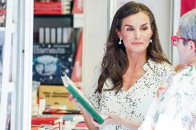 Queen Letizia At 84th Madrid Book Fair - Madrid