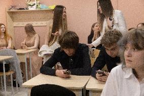 Last day in the underground school of High school graduates - Kharkiv