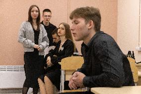Last day in the underground school of High school graduates - Kharkiv