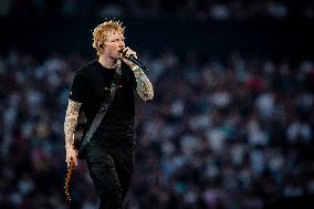 Ed Sheeran Performs in Madrid - Spain