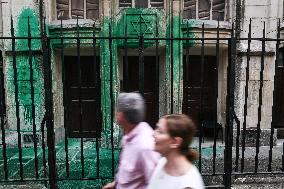 Paint on synagogues in Paris - FA