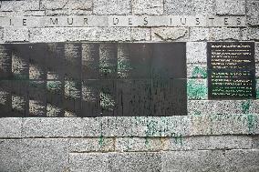 Paint on synagogues in Paris - FA