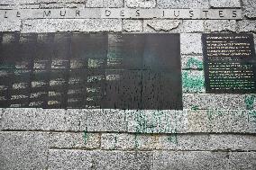 Paint on synagogues in Paris - FA