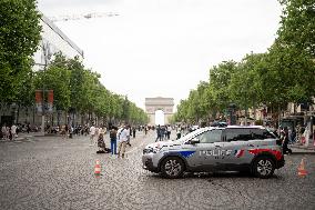 Atmosphere on the Champs-Elysees before the PSG - Inter Milan match - Paris AJ