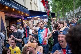 Atmosphere in paris bars during the PSG - Inter Milan match - Paris AJ