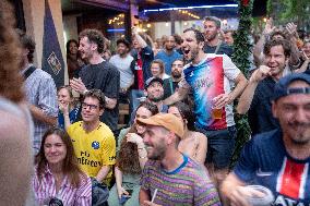 Atmosphere in paris bars during the PSG - Inter Milan match - Paris AJ