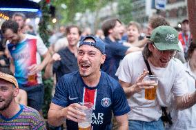 Atmosphere in paris bars during the PSG - Inter Milan match - Paris AJ