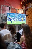 Atmosphere in paris bars during the PSG - Inter Milan match - Paris AJ