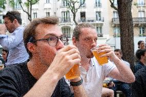 Atmosphere in paris bars during the PSG - Inter Milan match - Paris AJ