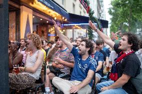 Atmosphere in paris bars during the PSG - Inter Milan match - Paris AJ