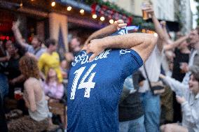 Atmosphere in paris bars during the PSG - Inter Milan match - Paris AJ