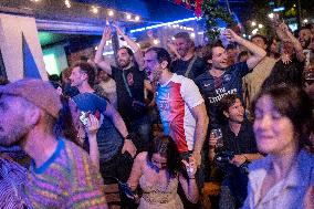 Atmosphere in paris bars after the PSG - Inter Milan match - Paris AJ